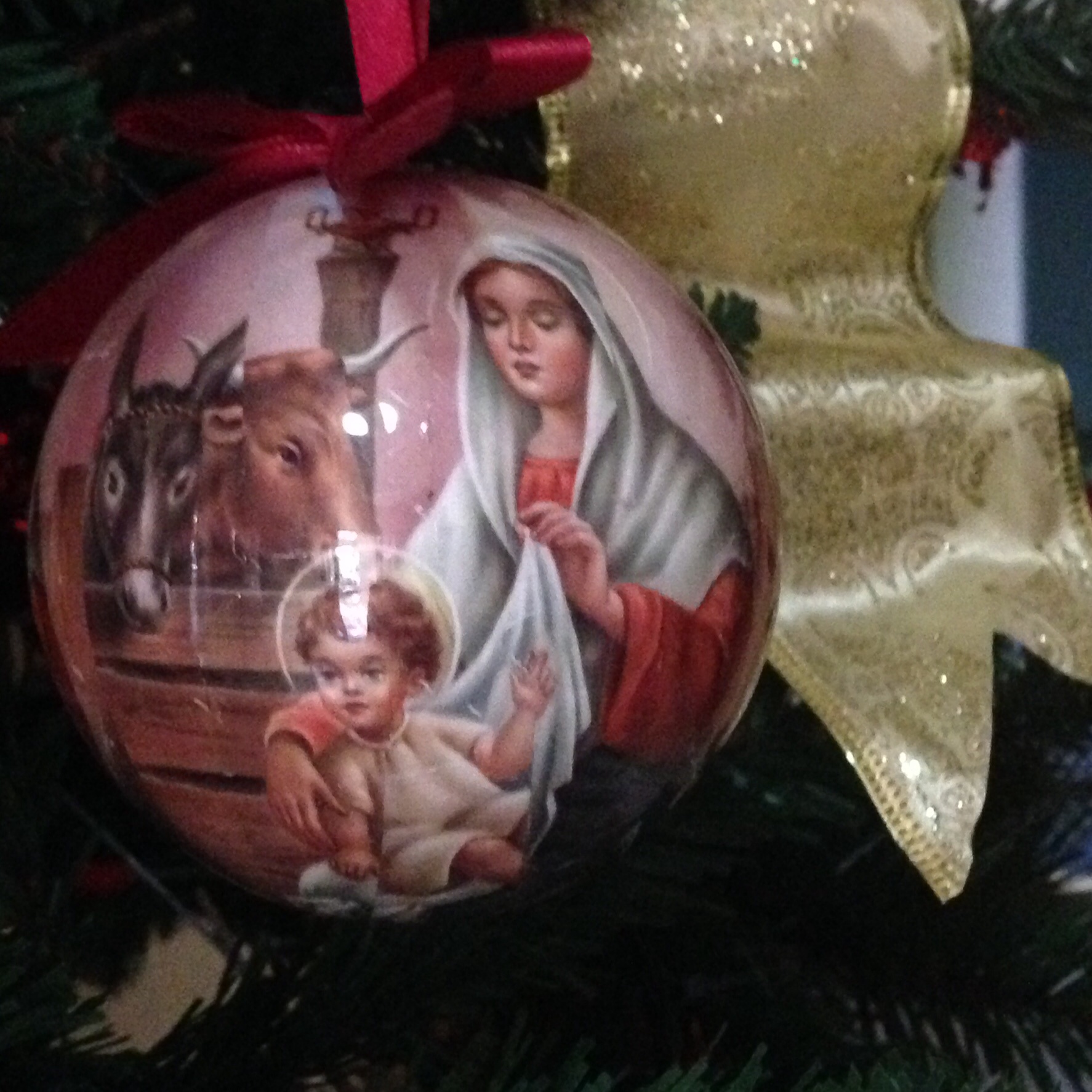 the nativity painted balls are such a unique find.. at Php25 only